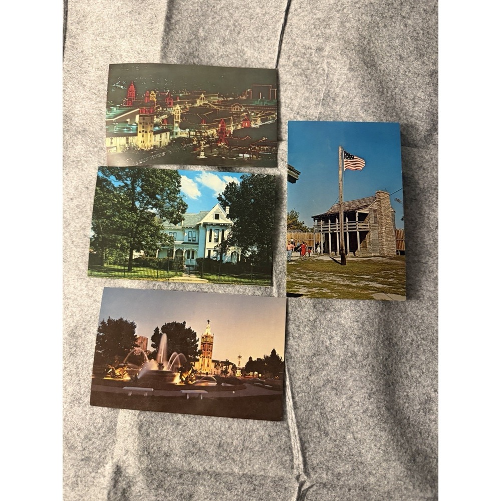 Vintage 1960s-1970s Missouri, Kansas City scenery post card lot of 4